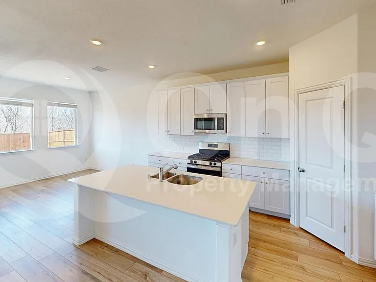 1108 Chip St — Photo 3