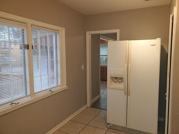 5th image of 2408 Coleman Ct