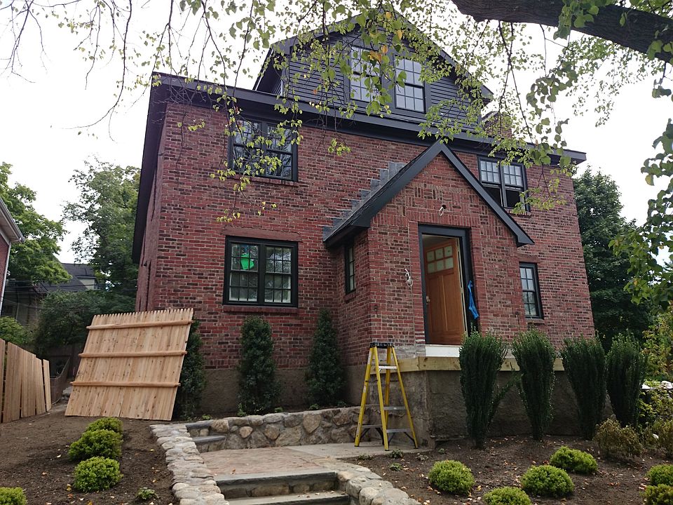 1st image of 21 Lawton St #2