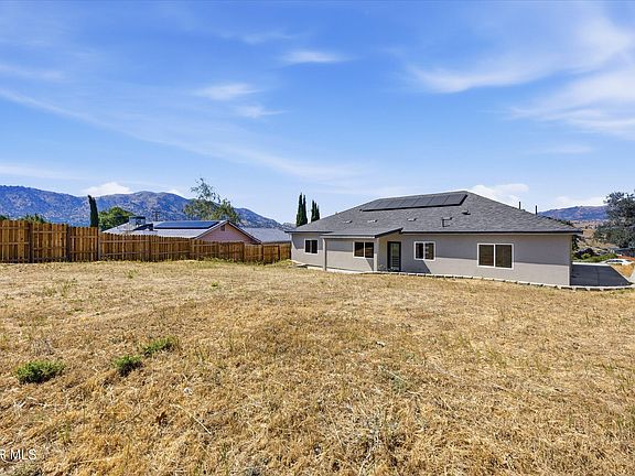 4th image of 20112 Clubview Dr
