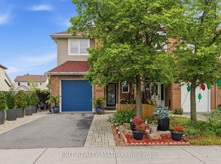4233 Kelly Farm Dr, Ottawa, ON K1T 0A5