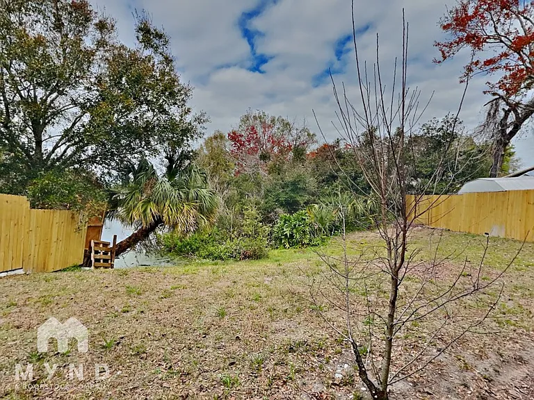 1960 Gregory Dr — Photo 17