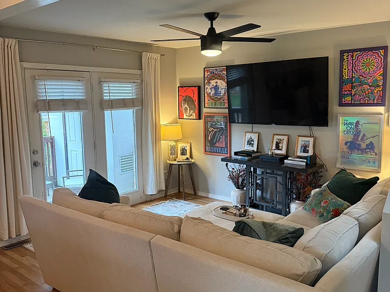 940 Gale Ln #129 — Photo 4