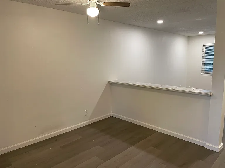 Zelma Apartments — Photo 11