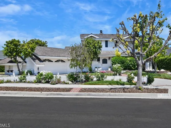 23833 Crosson Dr, Woodland Hills, CA 91367