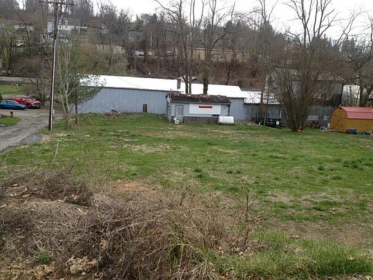 2nd image of 525 Montgomery St