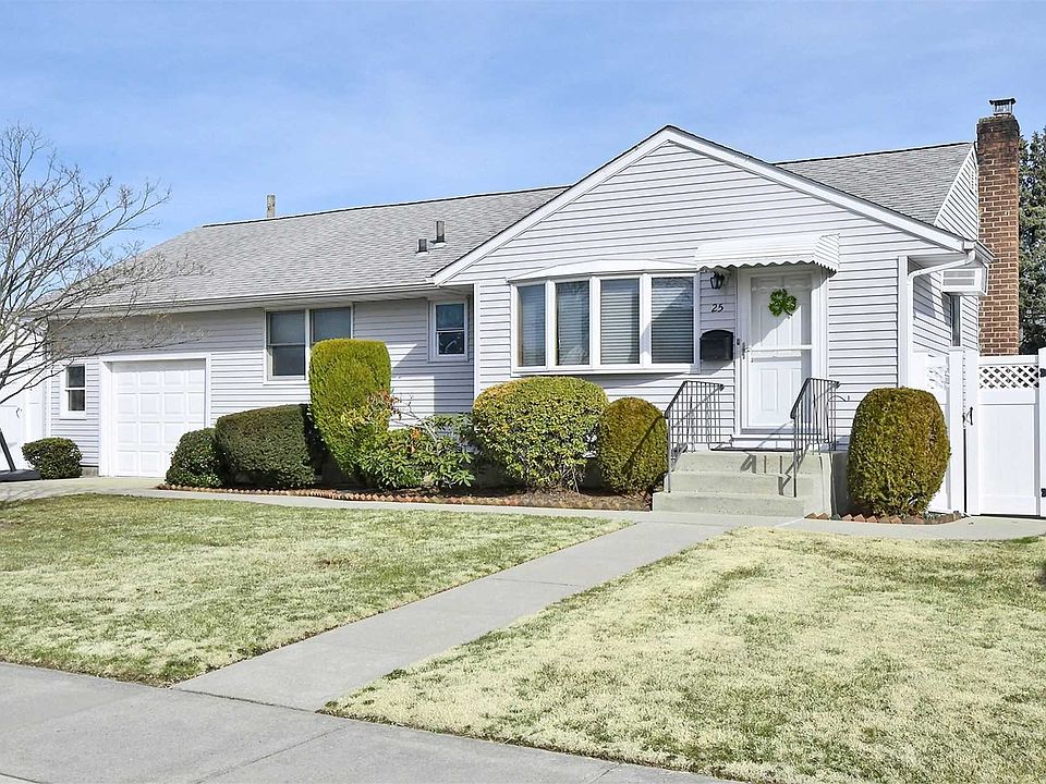 1st image of 25 Ferndale Dr