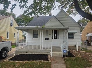 8059 Coolidge Ave, Center Line, MI 48015