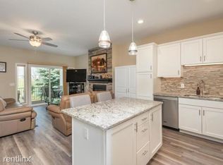 4138R Blakewood Dr, Shakopee, MN 55379