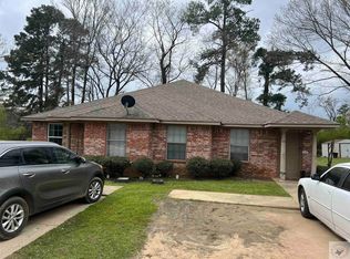 606B Redwater Blvd W, Maud, TX 75567
