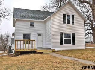 217 E D St, Elmwood, NE 68349