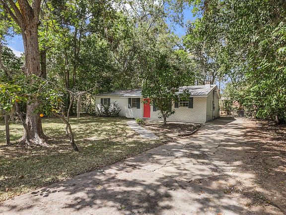4th image of 2032 Harriet Dr