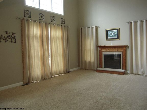 4th image of 15 Avery Dr