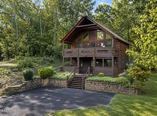 735 Kings Hills Blvd, Pigeon Forge, TN 37863