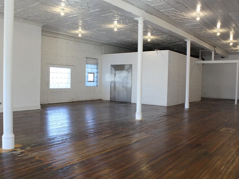 Building Photo 3