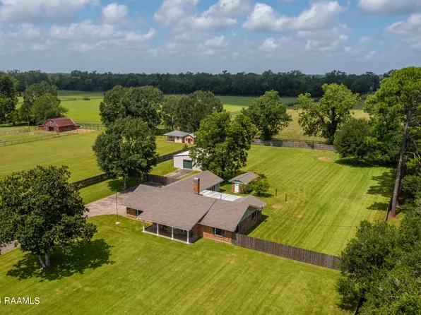 401 Thelma Dr, Sunset, LA 70584