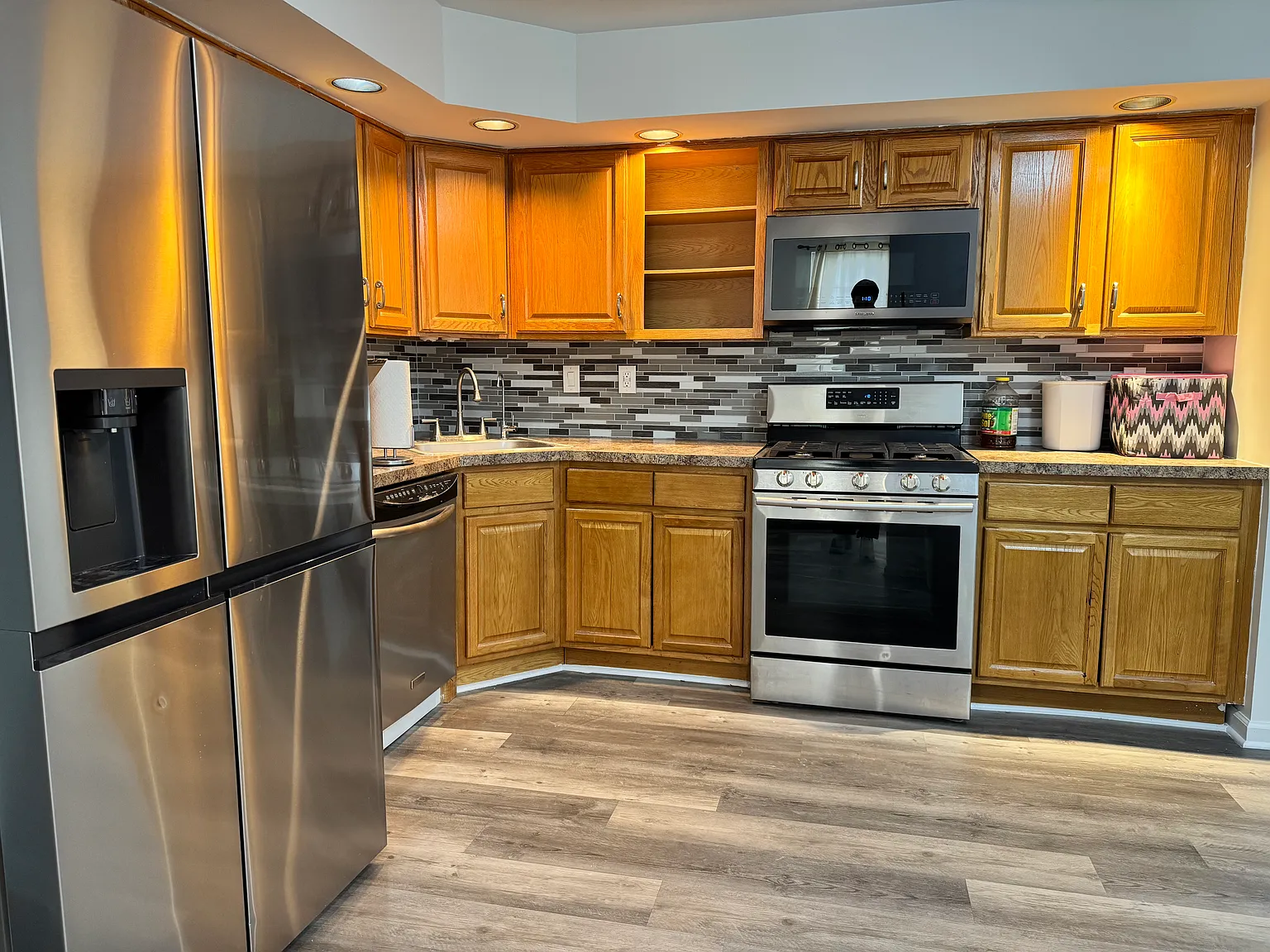 246 Matthews Dr — Photo 4