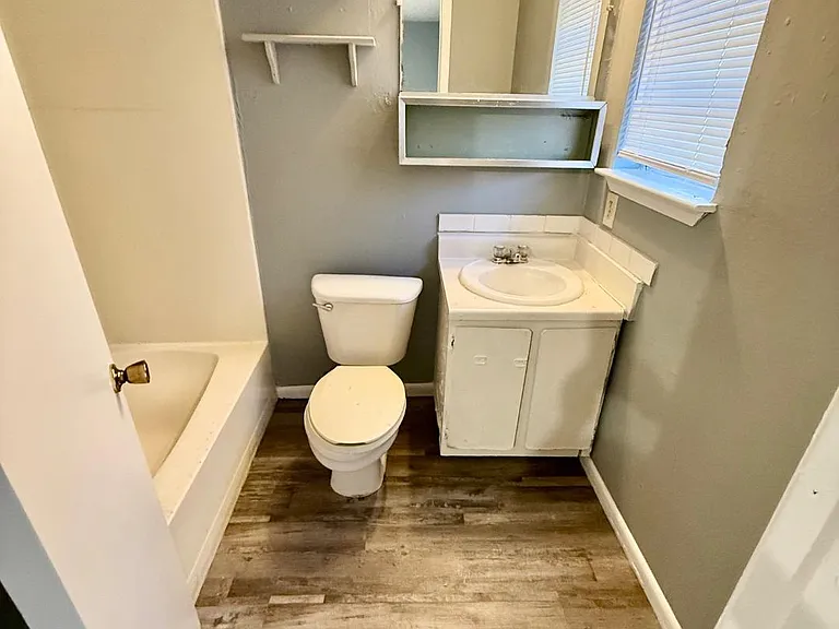 3022-3024 Bernice Dr #3022 — Photo 8