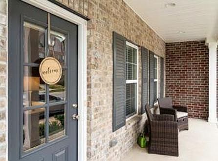 3rd image of 539 Vintage Green Ln