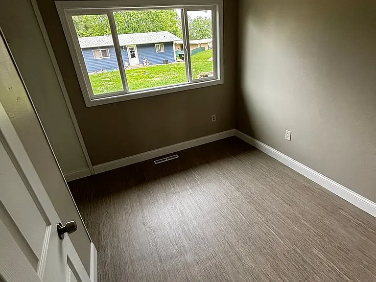 1510 Harrington Loop E — Photo 6