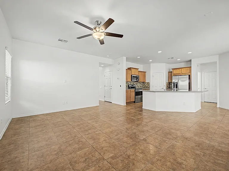 2048 W Monte Cristo Ave — Photo 11