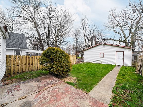 4th image of 3153 W 70th St