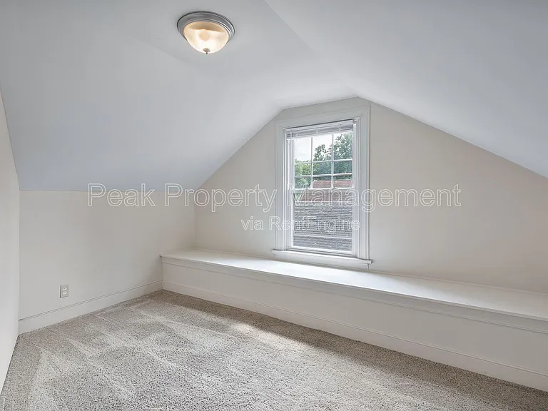 2304 Halifax Ave — Photo 21