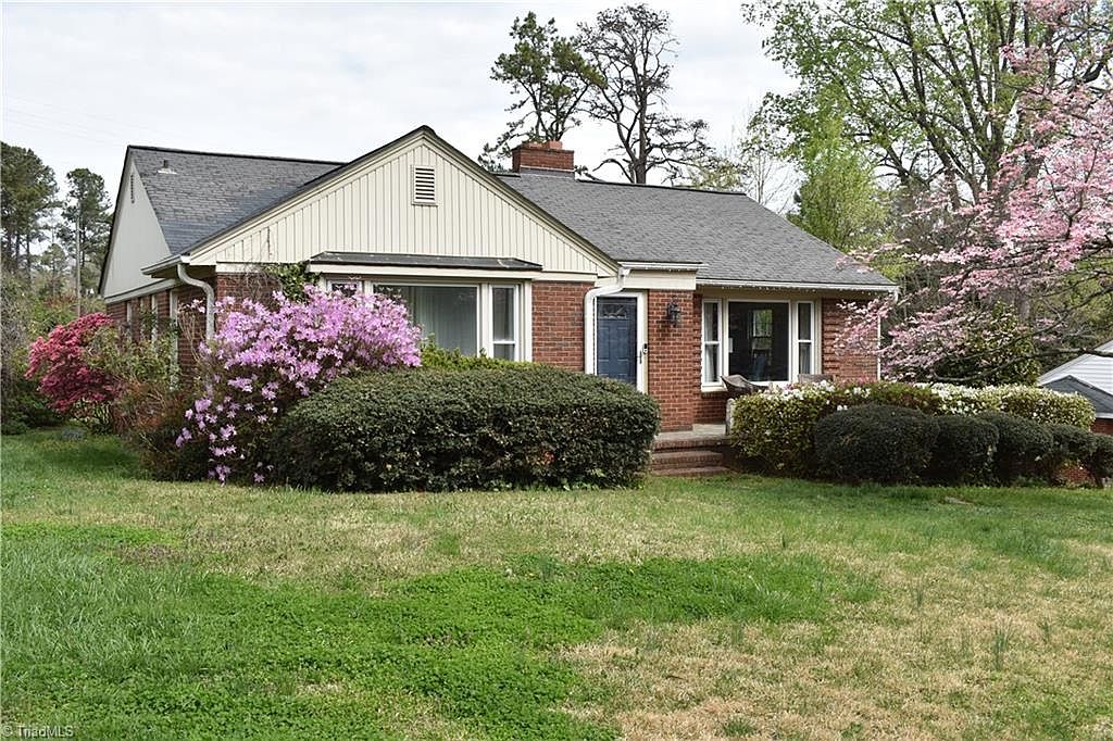 3 Forest Dr