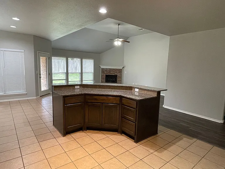11725 S Vine St W — Photo 12