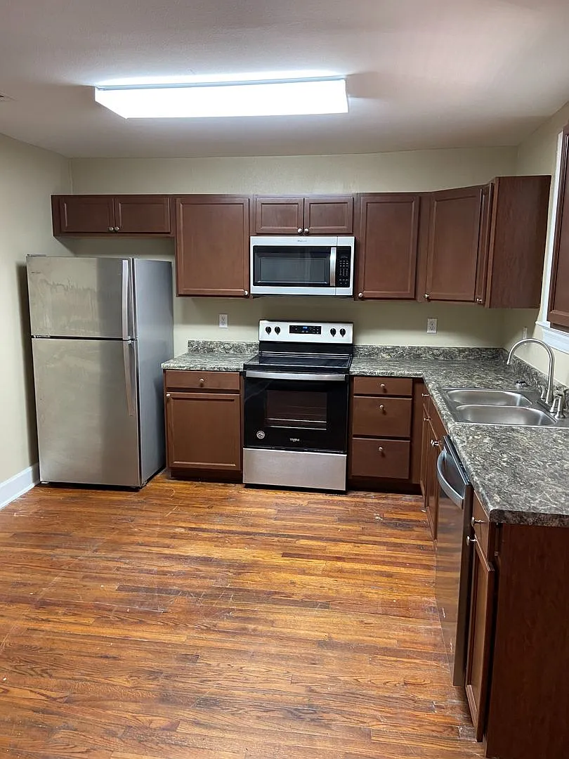Renovated 4 Bedroom Home Close to FSU for August 2027!! — Photo 2