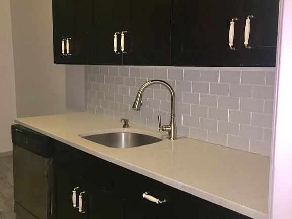 3rd image of 118 Metropolitan Ave #G