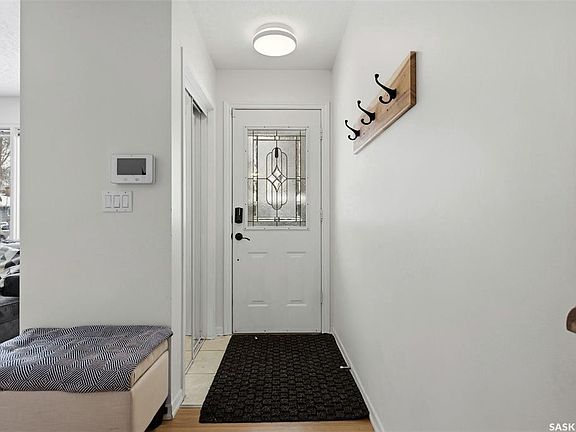 3rd image of 12 Montgomery ROAD