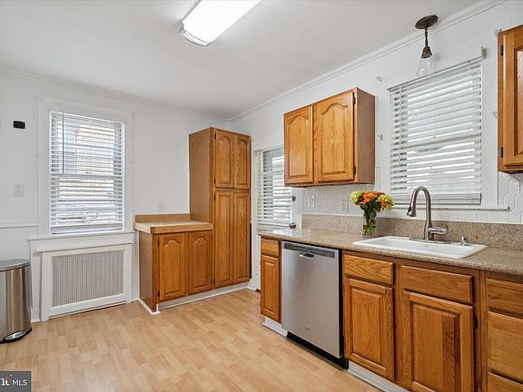 5th image of 367 Lakeview Ave