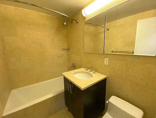 Rented by 165 E 66 Street Residential Owner LLC | media 5