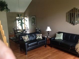 8944 Long Meadow Dr, Johnston, IA 50131