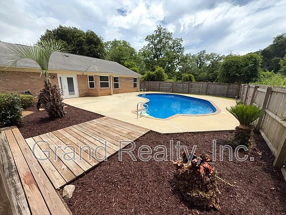 3rd image of 4429 Amberwood Cir