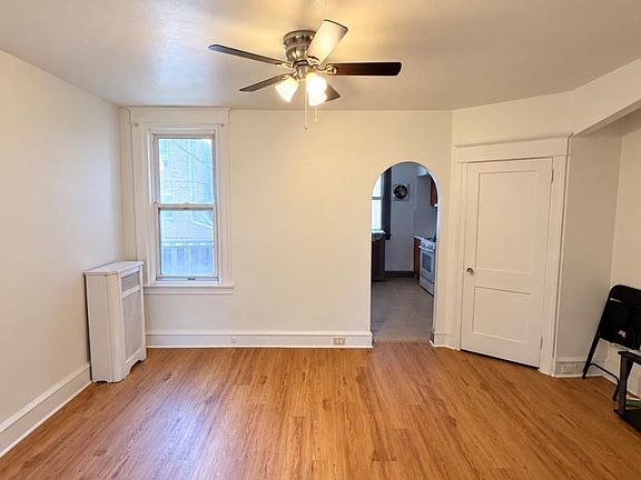 4th image of 559 E Cheltenham Ave