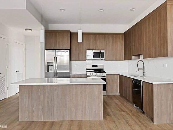 2nd image of 3207 N Lawndale Ave #202