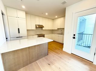 10 Elm Ct #10, West Newton, MA 02465