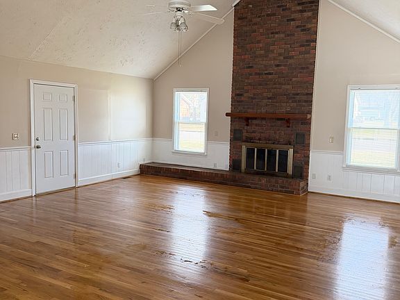 2nd image of 1128 Glaze Ct