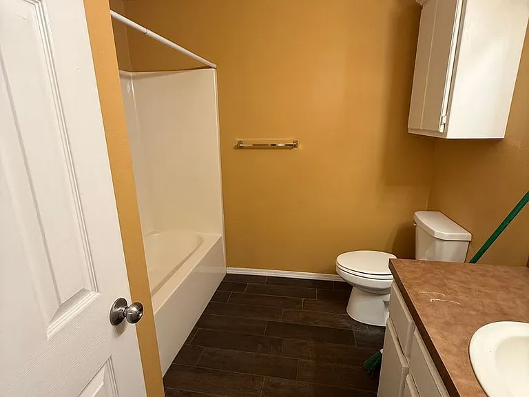 304 Cole St — Photo 6