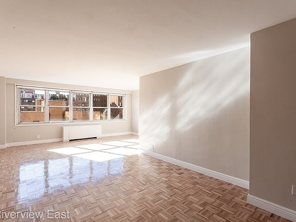 5th image of 251 E 32nd St #10G