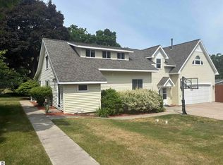 202 W 17th St, Traverse City, MI 49684