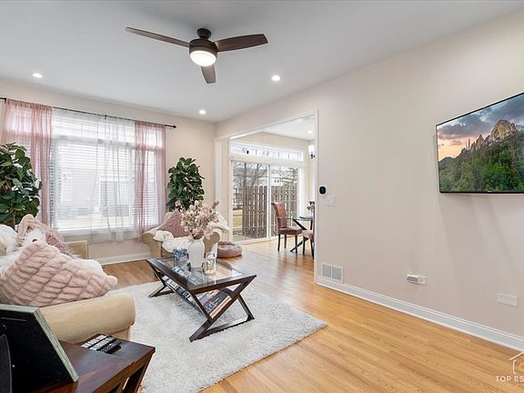 4th image of 18113 Mager Dr Unit 0