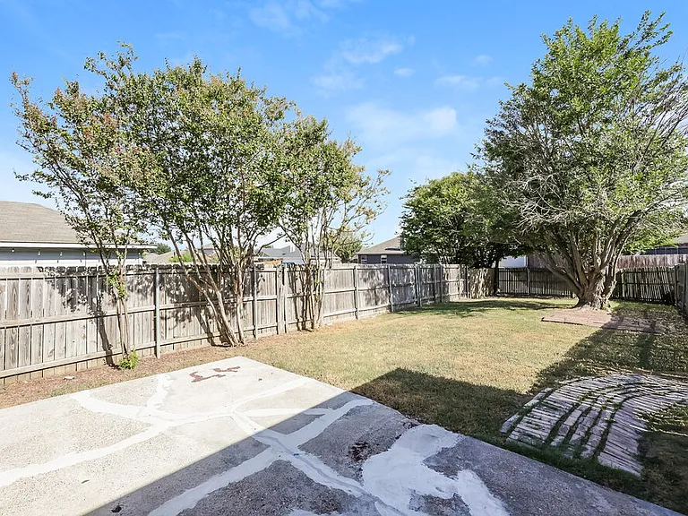 1040 Glencrest Dr — Photo 15