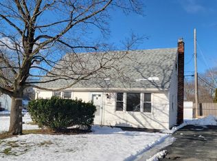 18 Whitney Rd, Latham, NY 12110