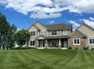 827 Highlander Trl, Hudson, WI 54016