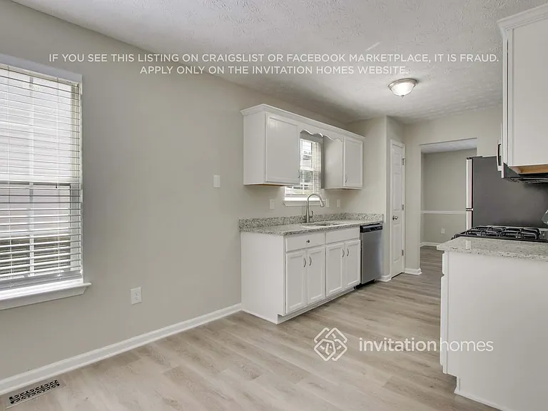105 Chartres St — Photo 8