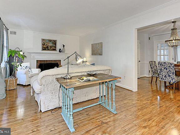 5th image of 2905 Linden Ln