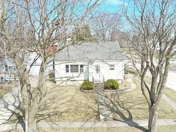 726 Gillette Ave, Cresco, IA 52136